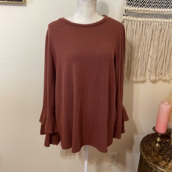 Jodifil Taupe Long Sleeved Top with Ruffled Sleeved Details/ Size Large - Picture 2 of 9